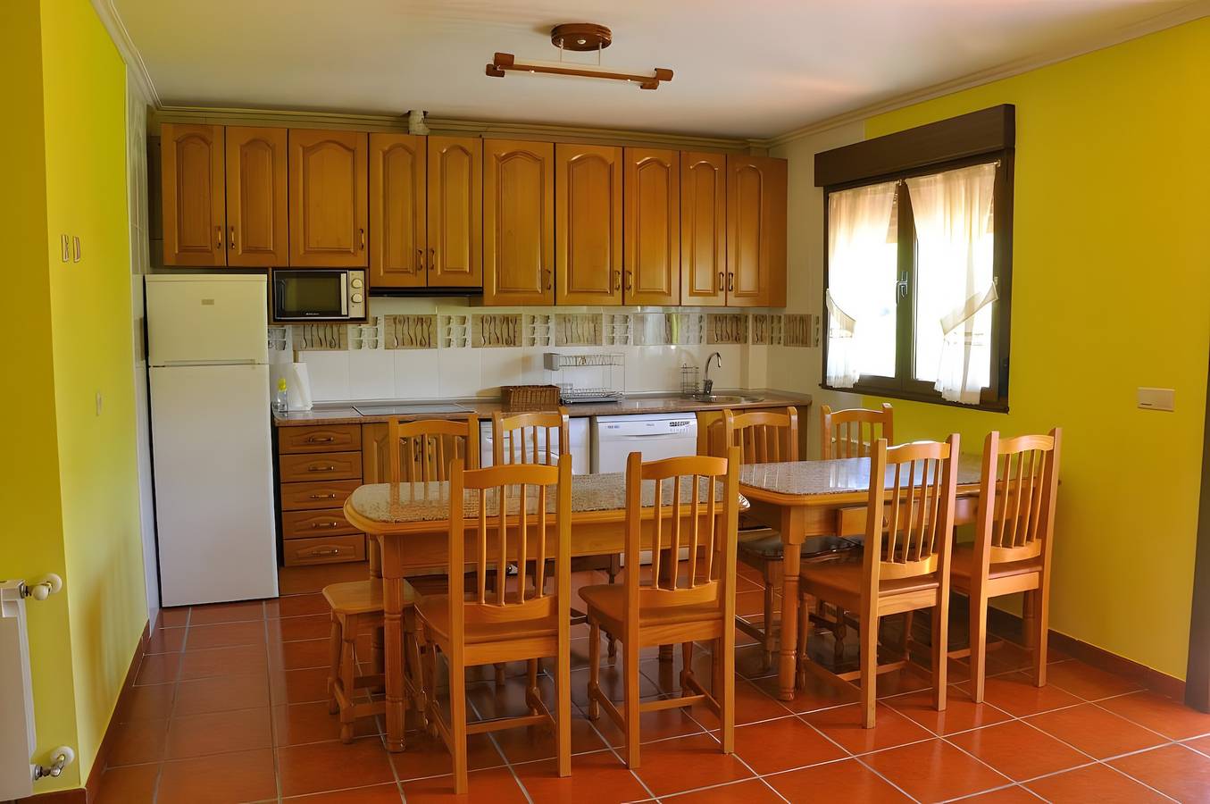 Ganze Wohnung, Ferienwohnung 'El Balcón De Onís' mit Bergblick in La Robellada, Onís