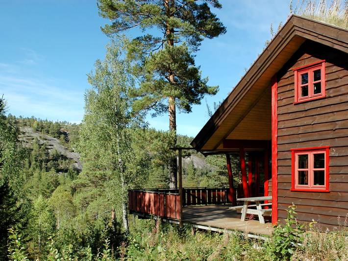 Ferienhaus für 8 Personen, mit Terrasse und Sauna sowie Seeblick