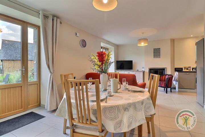 Gîte pour 4 personnes, avec Terrasse ainsi que Jardin et Vue à Meillac - 3