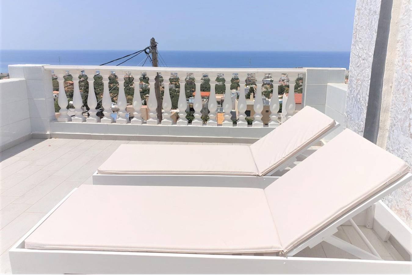 3 Bedroom House - Sleeps 15 - Pool, Garden, Wifi in Koutouloufari, Iraklio-Heraklio region