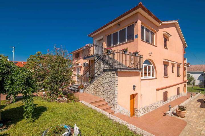 Ferienwohnung für 5 Personen, mit Balkon und Garten auf Krk