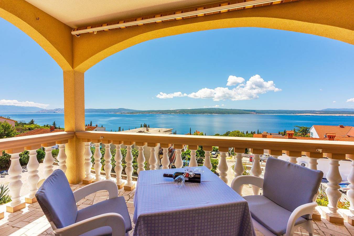 Geheel appartement, Vakantieappartement voor 2 personen met balkon in Dramalj, Primorje-Gorski Kotar