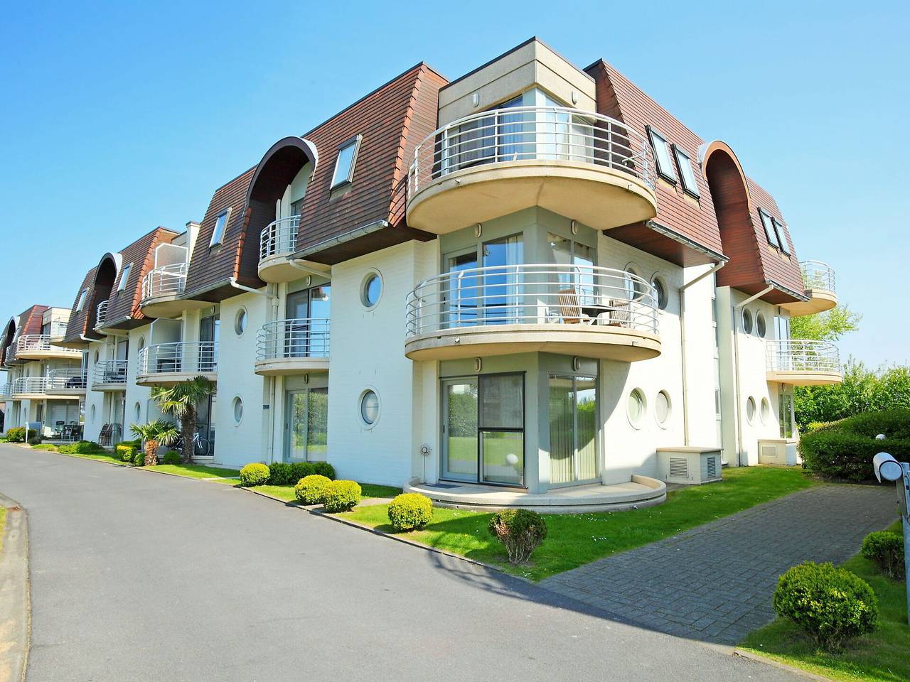 Entire apartment, Bredene 300 - Deauville Ii 010 with Parking 300.33 in Bredene, Belgian Coast