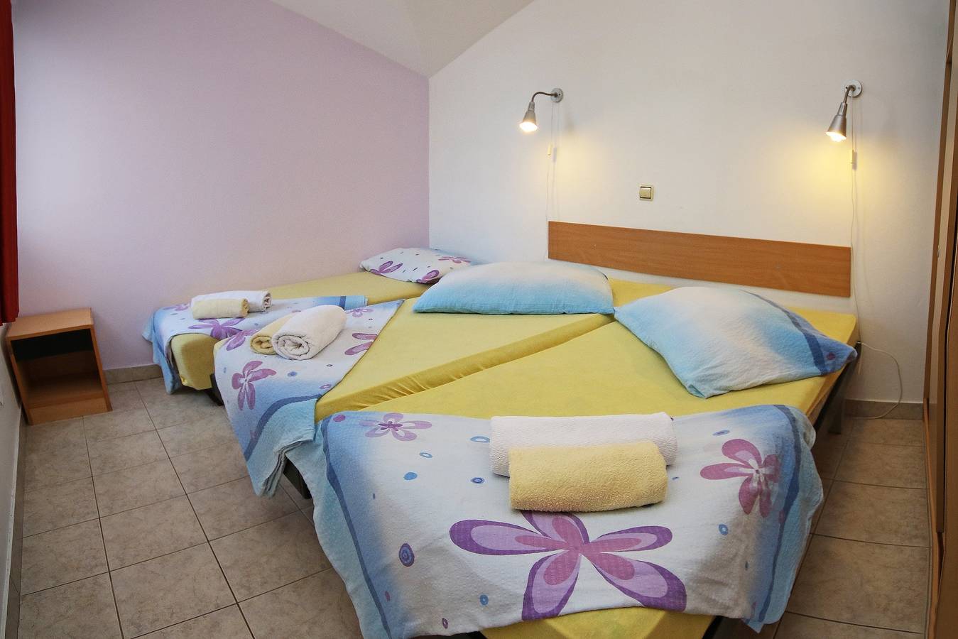 Ganze Wohnung, Ferienwohnung für 4 Personen mit Meerblick in Zaboric, Šibenik-Knin