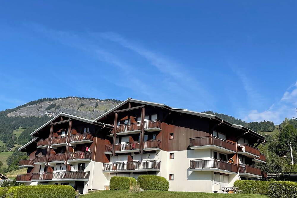 Appartement entier, Nouveau , jolie appartement, rénové, idéal pour un séjour en été comme en hiver in Praz-sur-Arly, Pays du Mont-Blanc