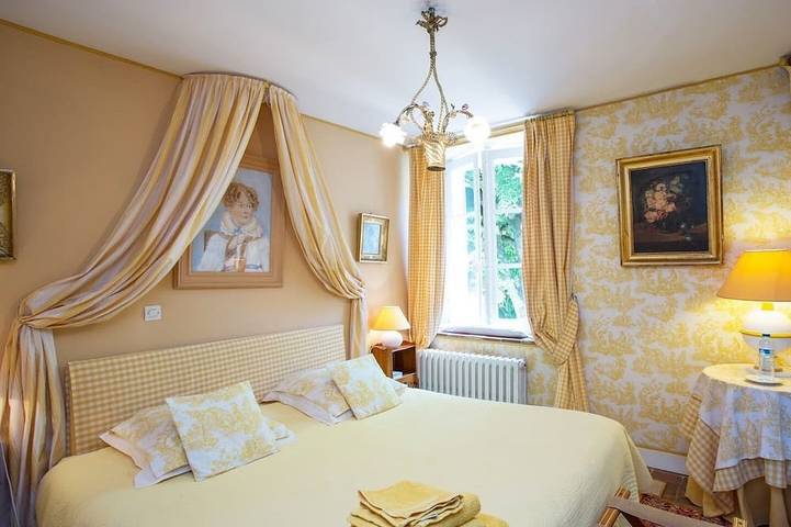 Chambre d’hôte pour 2 personnes, avec Jardin et Piscine à Suèvres