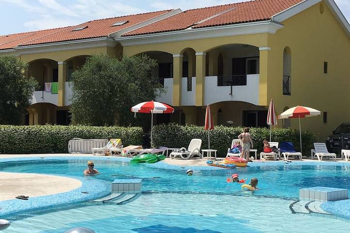 Ferienpark für 10 Personen, mit Garten und Pool in Bibione