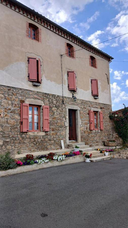 Gîte pour 3 personnes, avec Terrasse ainsi que Jardin et Vue à Pralong - 2