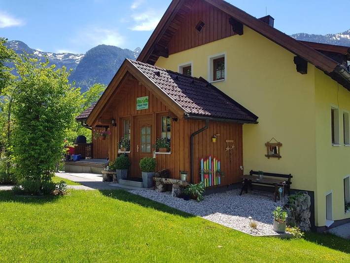 Ferienhaus für 2 Personen, mit Terrasse und Garten in Obertraun