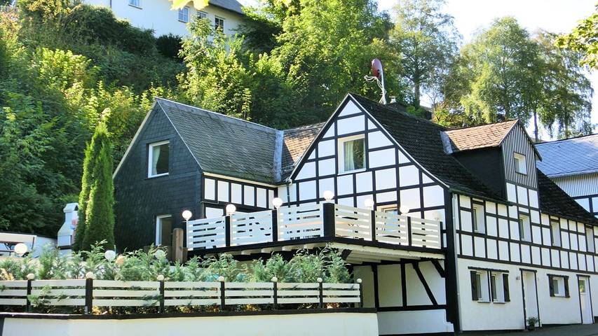 Ferienhaus für 20 Personen, mit Terrasse und Garten sowie Seeblick - 1