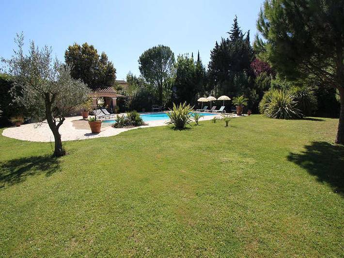 Near St-Rémy-de-Provence, holiday villa with nice pool, pets welcome (1). in Saint-Étienne-du-Grès, Region de Arles