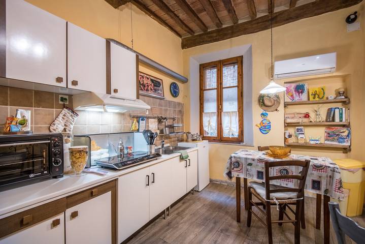 Casa vacanze 'La Casa Gialla Di Buonconvento' con Wi-Fi e aria condizionata in Buonconvento, Siena e dintorni