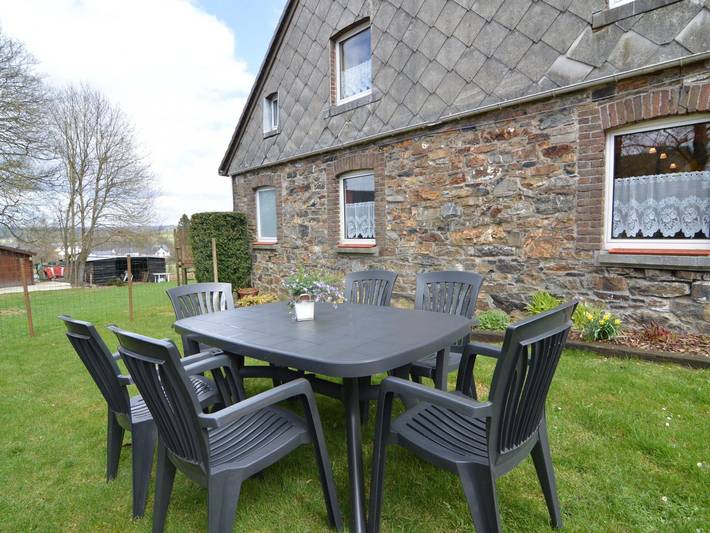 Location de vacances pour 6 personnes, avec jardin à Stavelot - 2