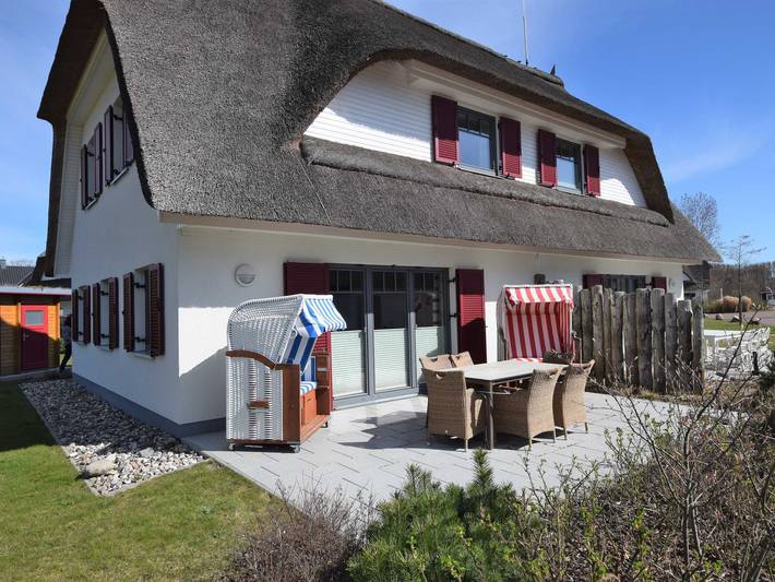 Ferienwohnung für 7 Personen, mit Terrasse und Garten sowie Sauna in Tarnewitz