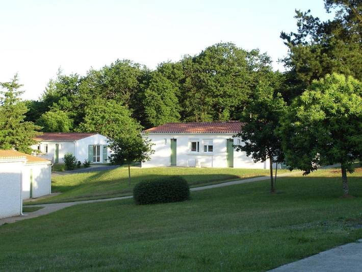 Gîte pour 4 personnes, avec terrasse et piscine à Chantonnay - 2