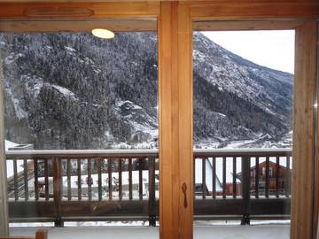 Gîte pour 4 personnes, avec vue et sauna ainsi que piscine et terrasse, animaux acceptés à Orelle