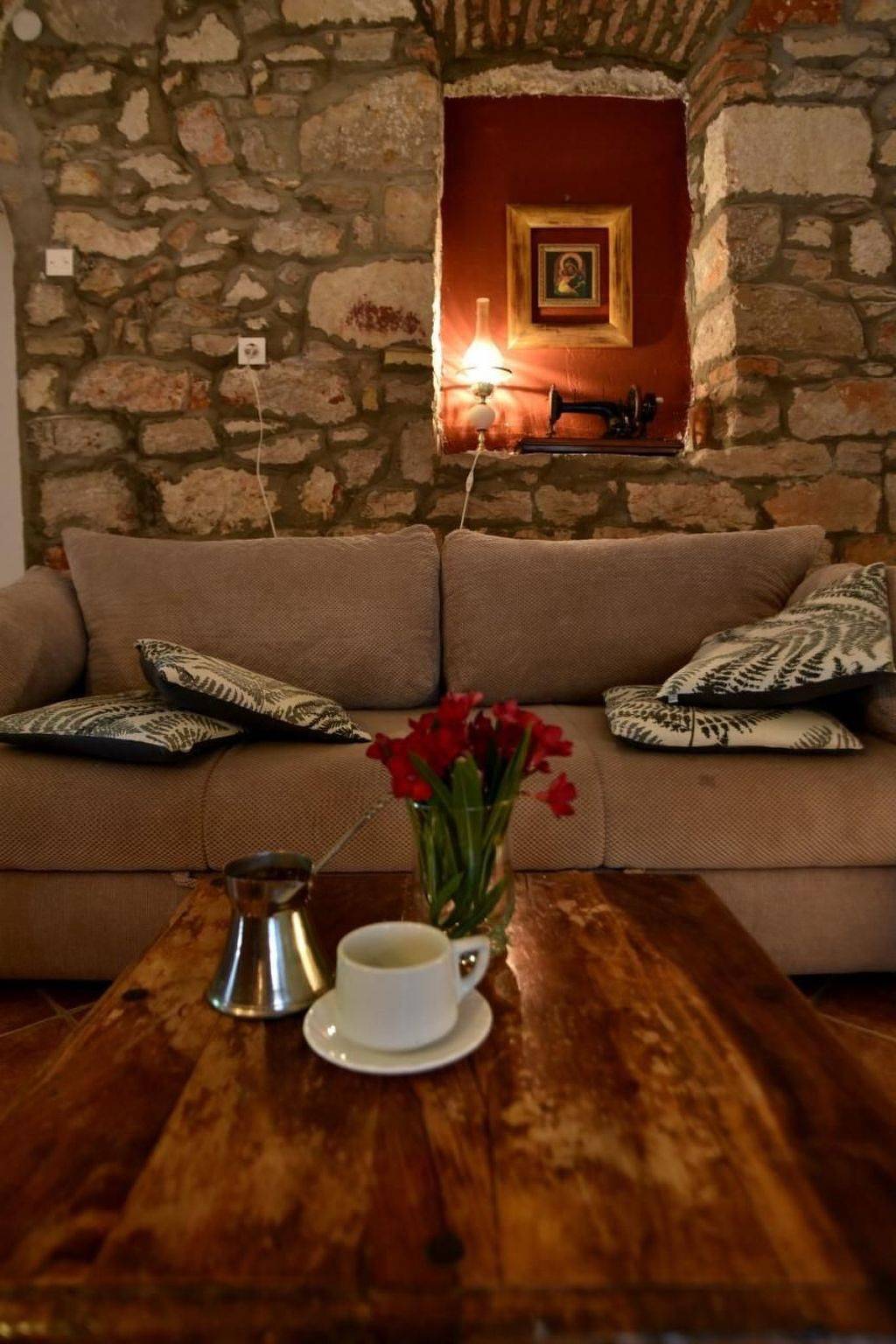 Steinhaus in Strandnähe mit Whirlpool in Poljana, Île d'Ugljan