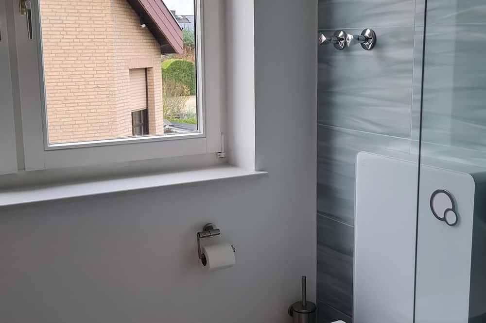 Schöne Ferienwohnung in Erpel direkt am Rheinsteig. Kleine Haustiere willkommen in Erpel, Mittelrhein