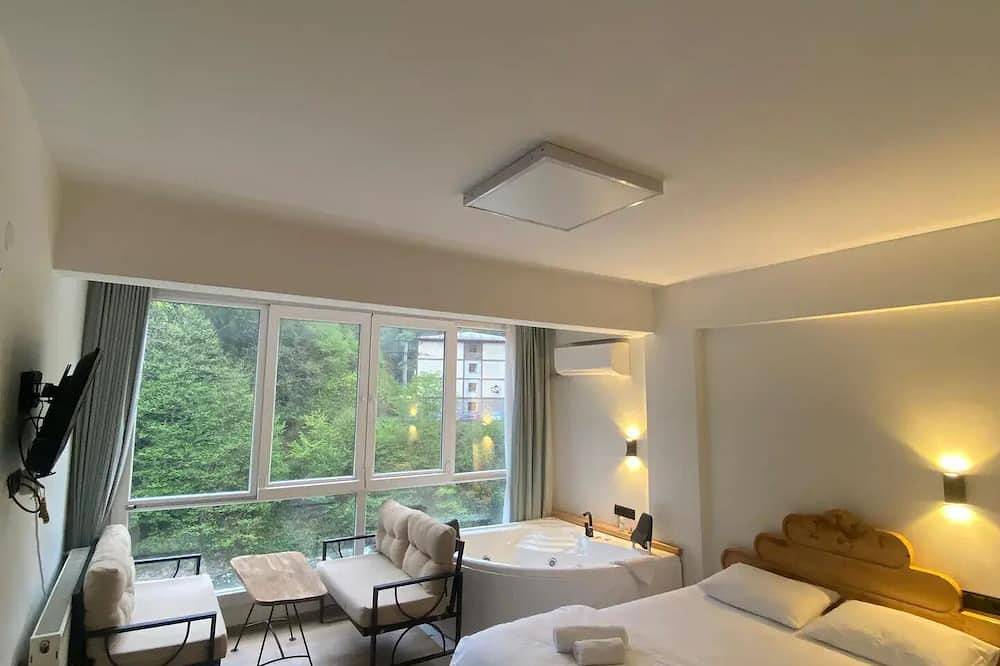 Pine Suit with river view in Çamlıhemşin, Schwarzmeerregion