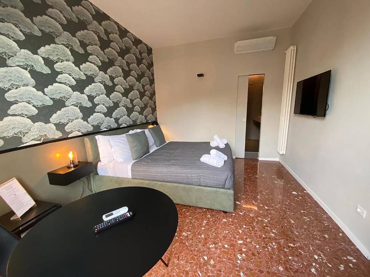 Cavour Urban Rooms - Room 2 Quadrupla by Ghor in Rome City Center, Rome