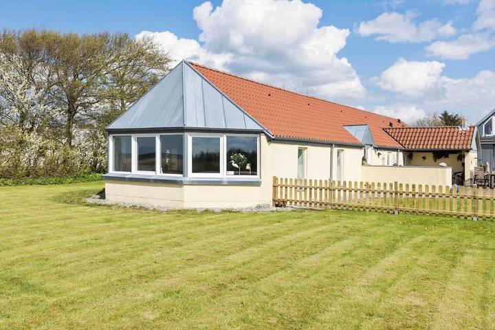 Ferienhaus für 6 Personen, mit Whirlpool und Sauna sowie Terrasse und Garten - 1