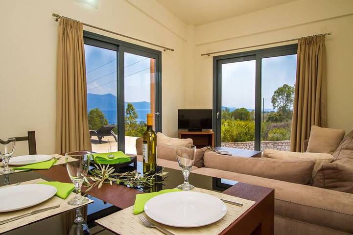 Villa for 4 people, with garden and balcony in Meganisi