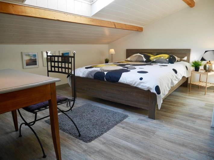 Location de vacances pour 8 personnes, avec jacuzzi et jardin, animaux acceptés à Saint-Genès-Champanelle - 2