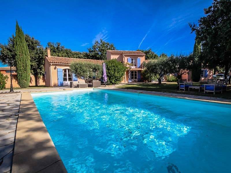 Maison d'exception à Mazan près de Carpentras, piscine chauffée. in Mazan, Parc naturel régional du Mont-Ventoux
