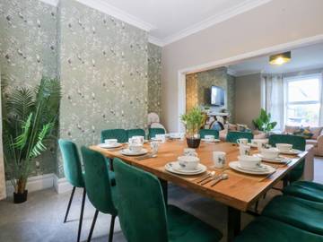Holiday Rental for 11 People in Colwyn Bay, Conwy region, Photo 4