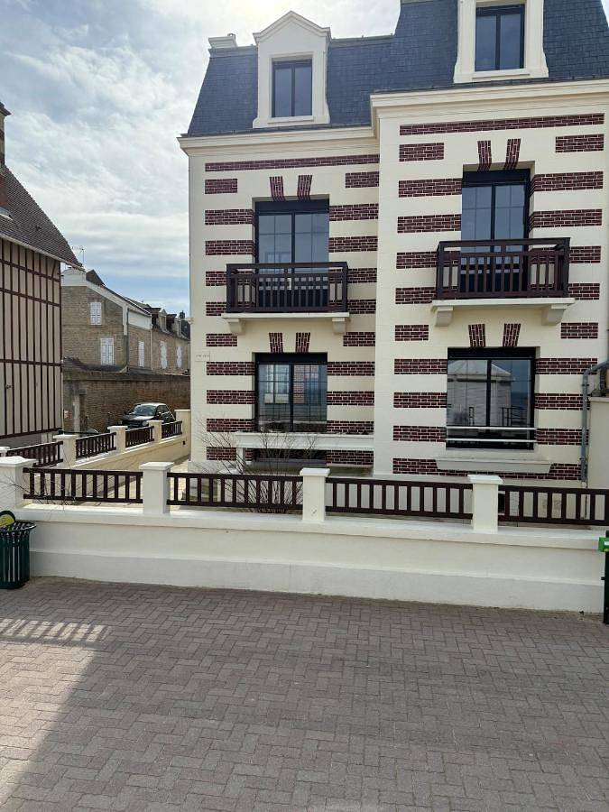 Maison d'exception face à la mer in Saint-Aubin-sur-Mer (Calvados), Région de Caen