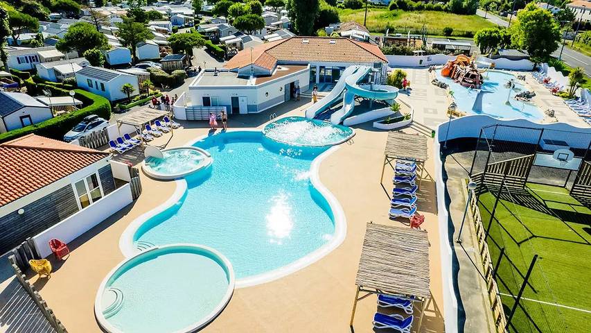 Camping pour 6 personnes, avec terrasse et piscine à Saint-Jean-de-Monts