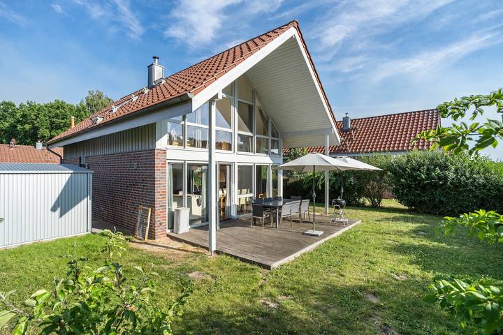 Ferienhaus für 8 Personen, mit Balkon und Garten in Röbel-Müritz