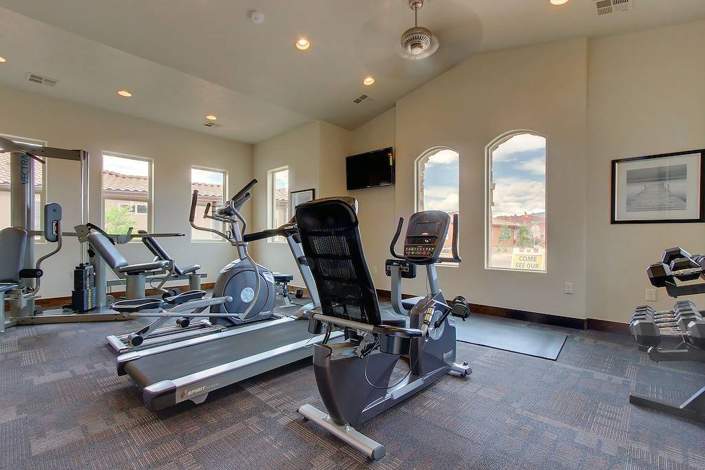 Blick auf die Berge Stadtdomizilam w / private Splash-Pad und einem gemeinsamen Pool, Whirlpool und Fitness-Studio! in Santa Clara (UT), Zion Nationalpark