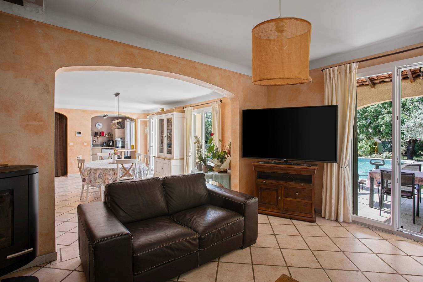 Gastenkamer 'Villa Same' met privézwembad, wifi en airconditioning in Saint-Maximin-la-Sainte-Baume, Brignoles region