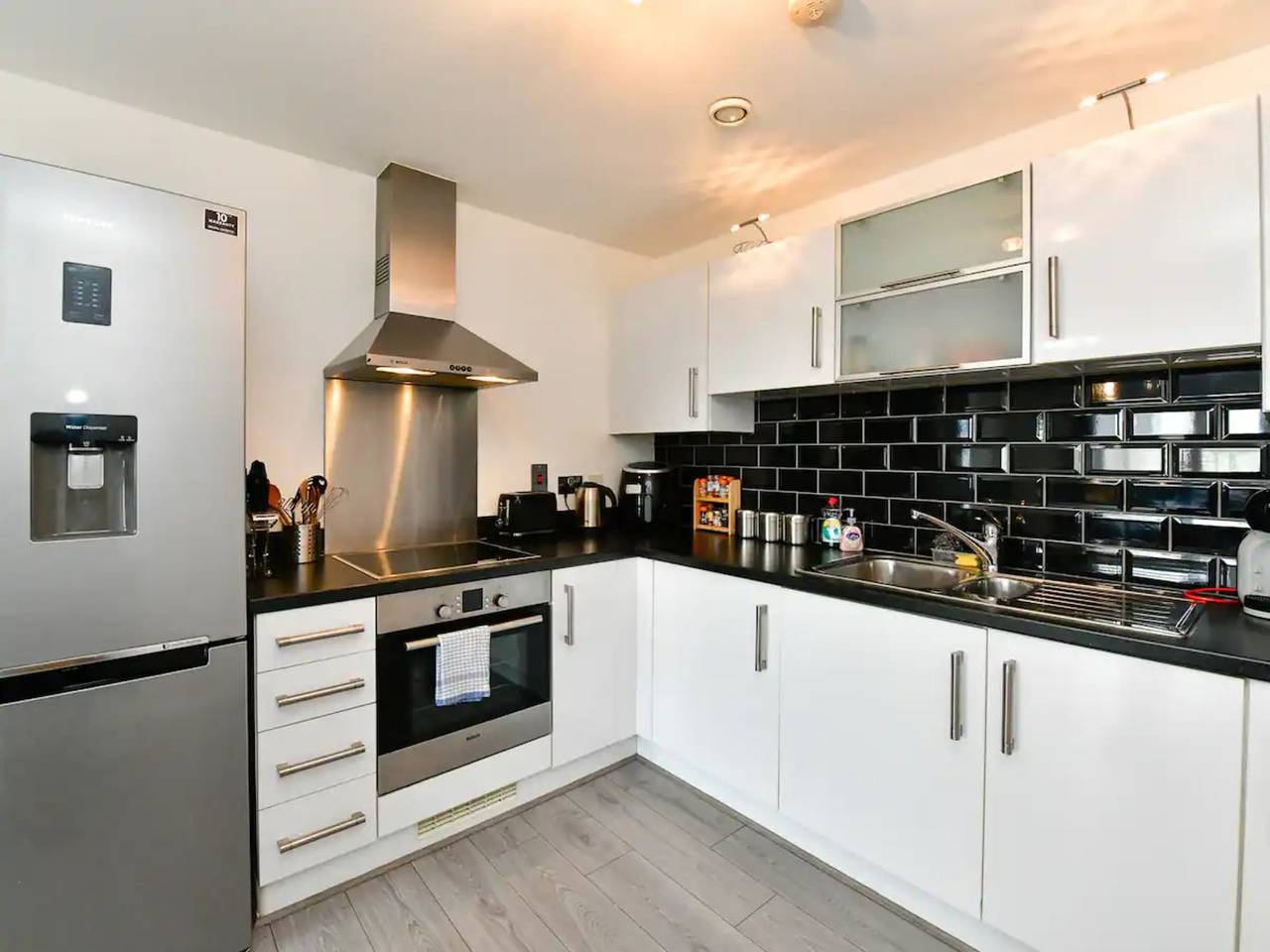 Entire apartment, Spacious Cardiff Bay Apartment! - Pass the Keys in Cardiff Bay, Cardiff