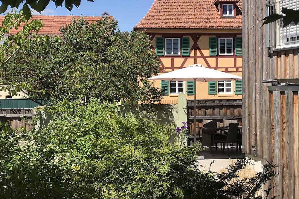 Ganze Wohnung, Schöne und moderne Wohnung mit drei Schlafzimmer, zwei Badezimmer und Sauna in Burgbernheim, Romantische Straße
