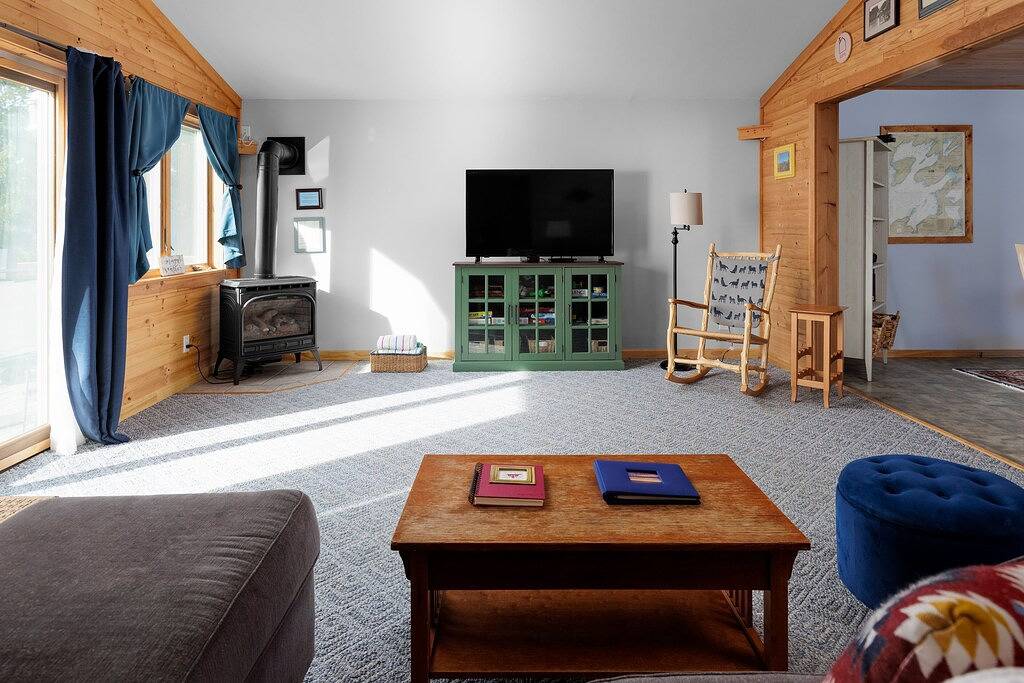 Lakehouse at Pillar Point on Lake Ontario, a relaxing home with stunning sunsets in Jefferson County (NY)