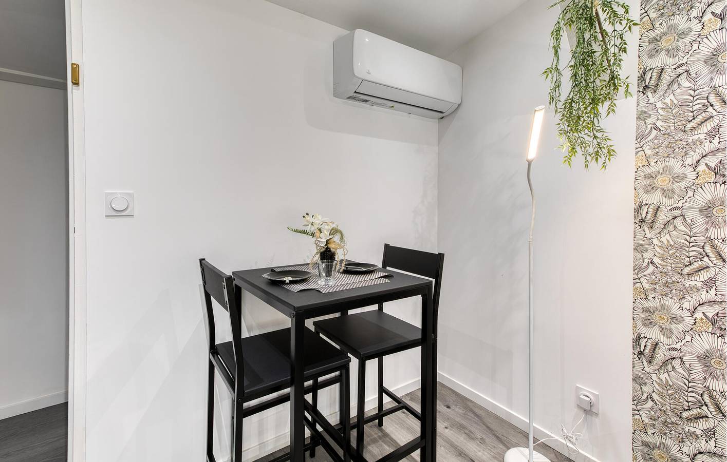 Geheel vakantieappartement, Gezellig appartement met WiFi, TV & Parkeerplaats, Vlakbij Rivier & Food Truck in La Tremblade, Côte de Beauté