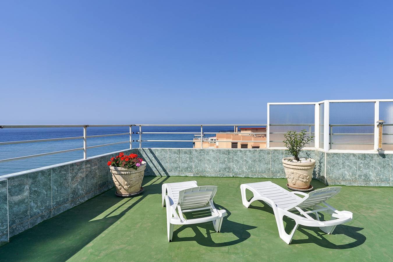 Apartamento entero, Apartamento "Mirador del Mar" con vistas al mar, piscina compartida y Wi-Fi in Torrox Costa, Torrox