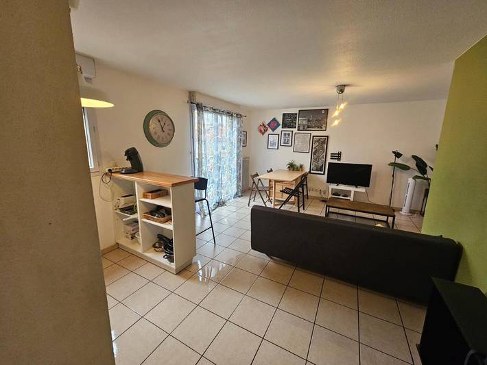 Location de vacances pour 9 personnes, avec Balcon et Terrasse ainsi que Piscine et Vue à Bussy-Saint-Georges