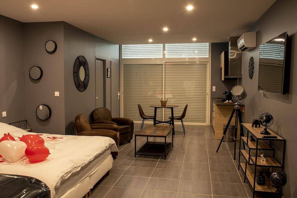 Apartamento entero, The cozy little nest parenthesis with Jacuzzi in Saint-Bauzille-de-la-Sylve, Región de Lodève