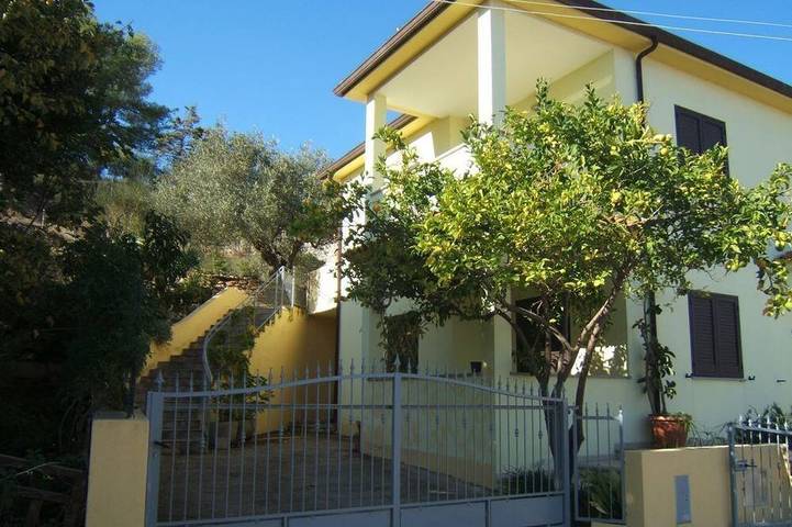 Ferienwohnung für 6 Personen, mit Whirlpool und Balkon sowie Garten