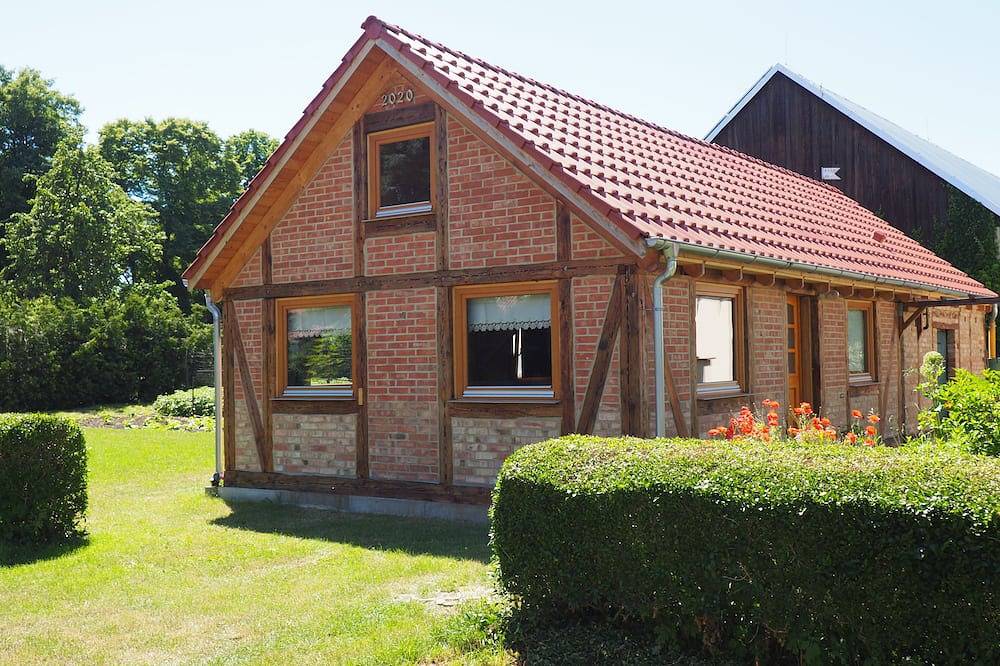 Fachwerkhaus in Naturbauweise in direkter Wassernähe in Gorgast, Küstriner Vorland