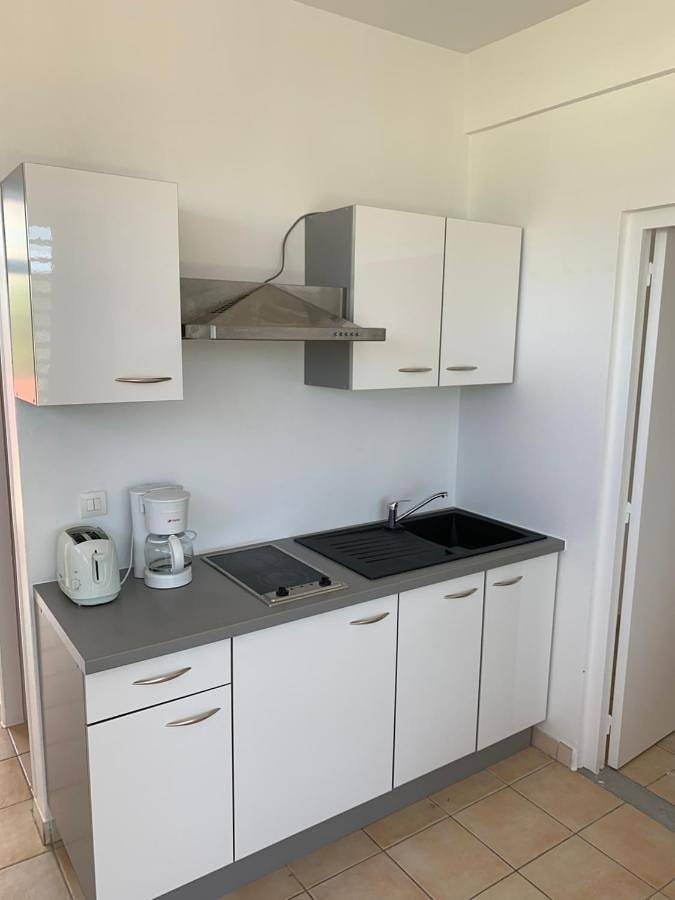 Location de vacances pour 2 personnes, avec vue ainsi que piscine et jardin dans Plage du Grand Macabou - 4