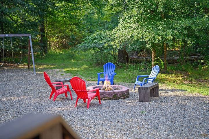 Log cabin for 6 people, with hot tub, with pets in Broken Bow