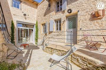 Gîte pour 6 personnes, avec jardin et terrasse à Mazille