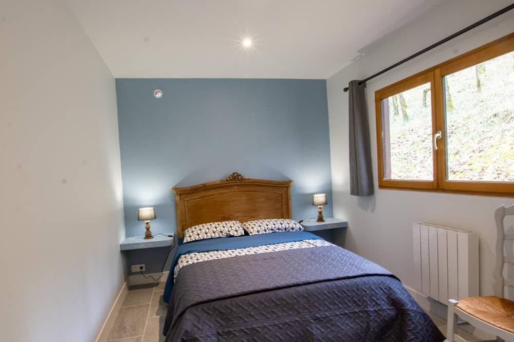 Chalet bois intime avec Wifi, piscine partagée, à 1 km de St Pompont in Saint-Pompont, Périgord Noir