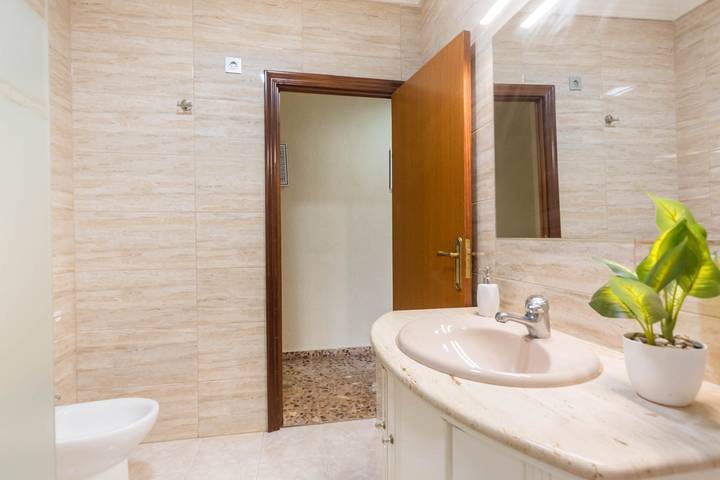 Colon Room with Balcony - 5 in Murcia , Interior de Murcia