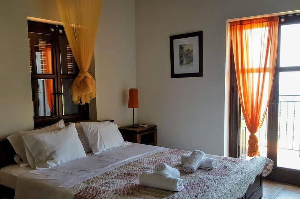 Villa Phoebe in Stoupa, sehr ruhige Gegend, privater Pool, spektakulärer Meerblick. in Stoupa, Messenien