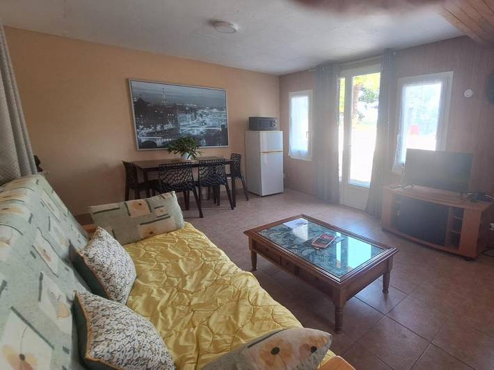 Gîte pour 3 personnes, avec piscine ainsi que jardin et terrasse à Saint-Martial-d'Albarède - 4